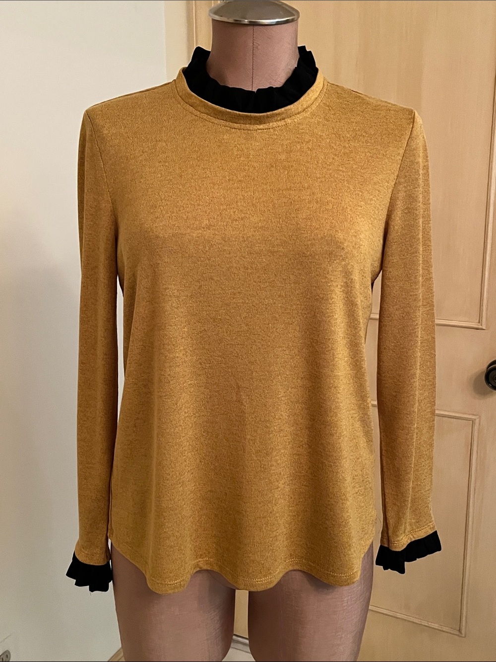 MELISSA PAIGE Coquette Career Black Ruffle Trim L.SLV Mustard Knit Blouse SZ MP